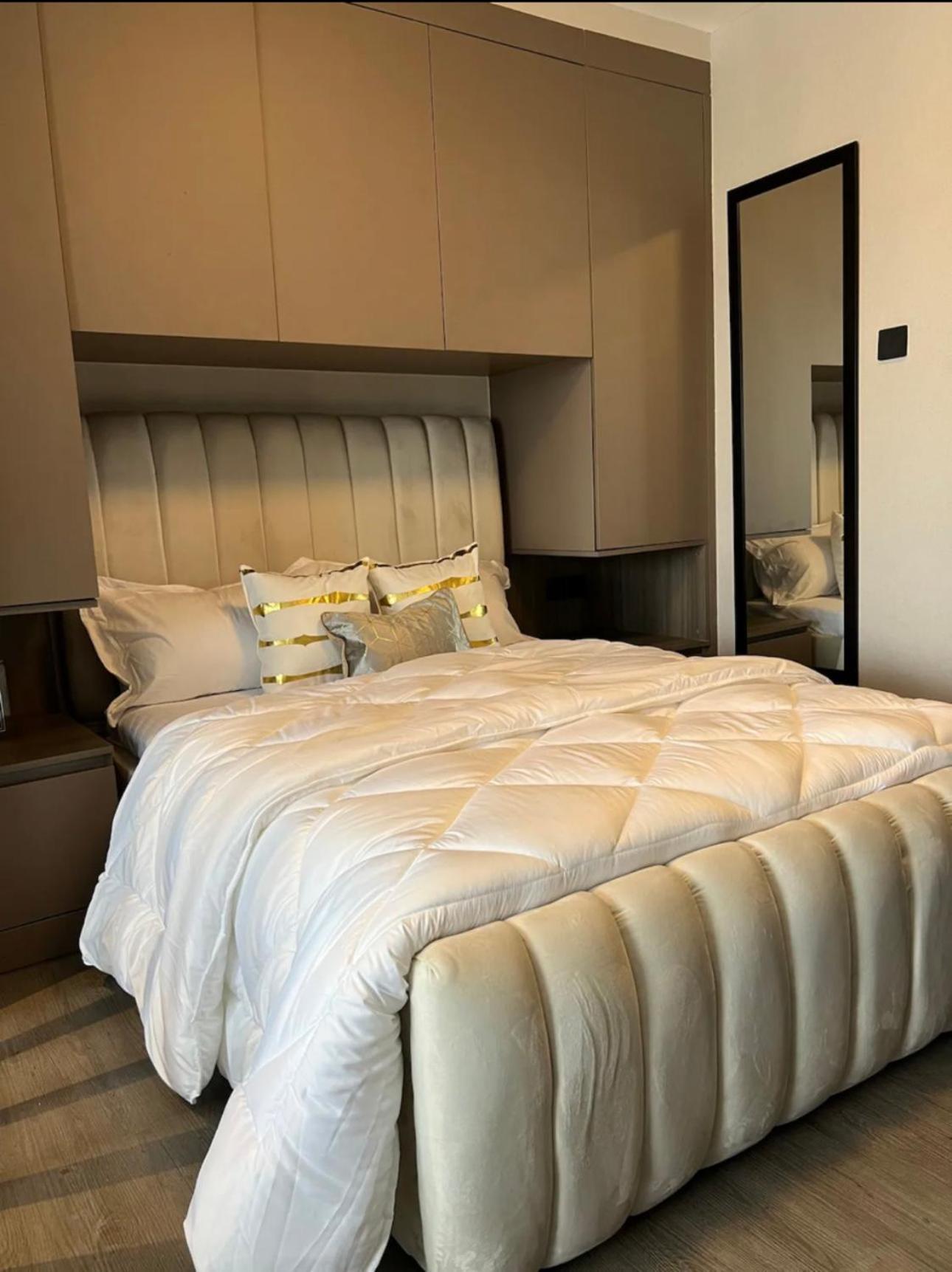 Chic & Cosy In Escada Apartment